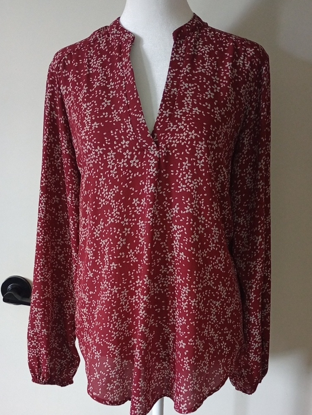Floral Burgundy Women's V-neck Top Size Small